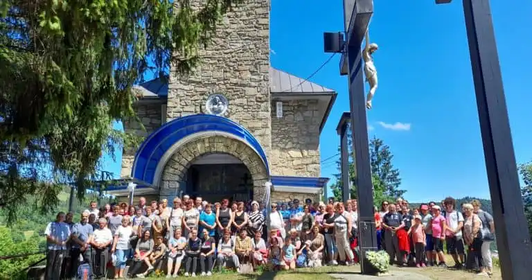 Navštívili sme Mariánske pútnické miesto a hrob p. dekana Petra Blahovca v Oščadnici