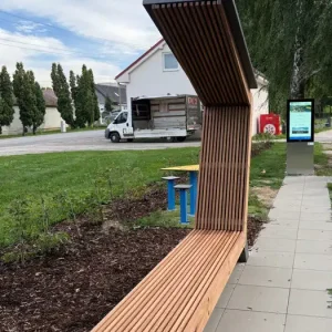 Solárna lavička 1